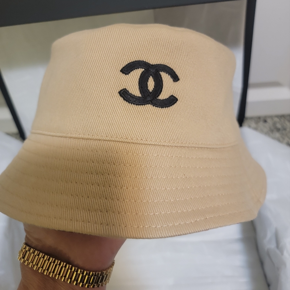 HOSTPICK!! Reversible Unisex CC Bucket Hat